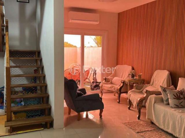 Casa / Sobrado para Venda em Porto Alegre/RS Guarujá 3 Quartos