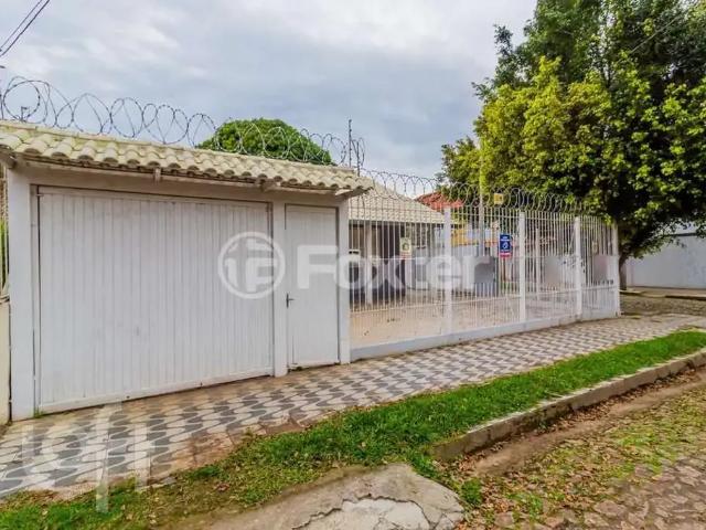 Casa / Sobrado para Venda em Porto Alegre/RS Guarujá 3 Quartos