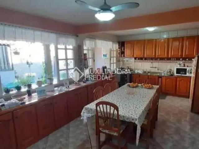 Casa / Sobrado para Venda em Porto Alegre/RS Guarujá 3 Quartos