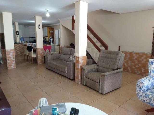 Casa / Sobrado para Venda em Porto Alegre/RS Guarujá 3 Quartos