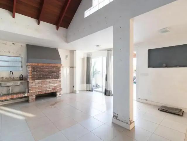 Casa / Sobrado para Venda em Porto Alegre/RS Guarujá 4 Quartos