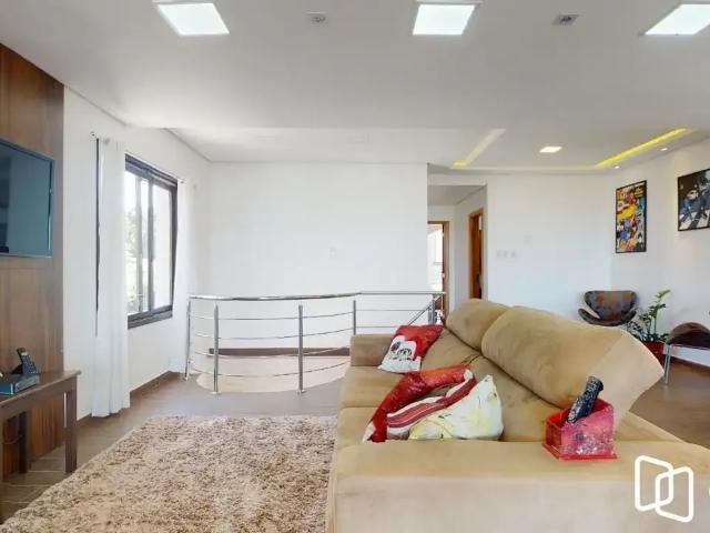 Casa / Sobrado para Venda em Porto Alegre/RS Guarujá 4 Quartos