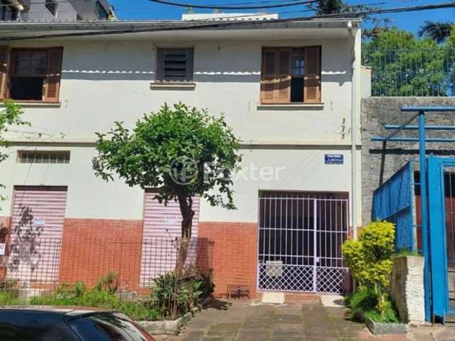 Casa / Sobrado para Venda em Porto Alegre/RS Higienópolis 3 Quartos