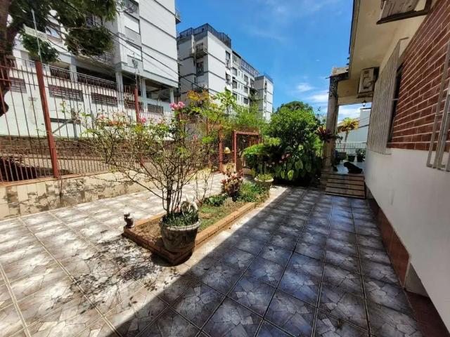 Casa / Sobrado para Venda em Porto Alegre/RS Higienópolis 3 Quartos