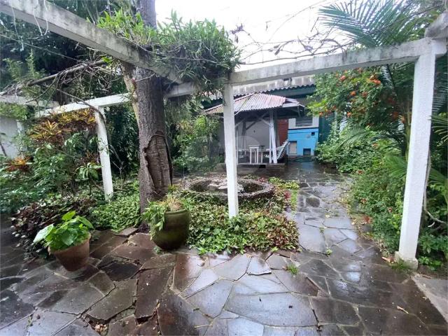 Casa / Sobrado para Venda em Porto Alegre/RS Higienópolis 3 Quartos