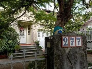 Casa / Sobrado para Venda em Porto Alegre/RS Higienópolis 3 Quartos