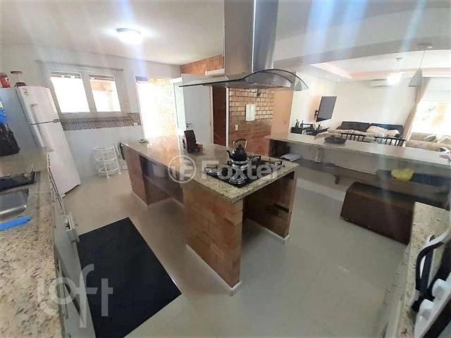 Casa / Sobrado para Venda em Porto Alegre/RS Hípica 3 Quartos
