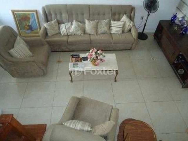 Casa / Sobrado para Venda em Porto Alegre/RS Hípica 3 Quartos