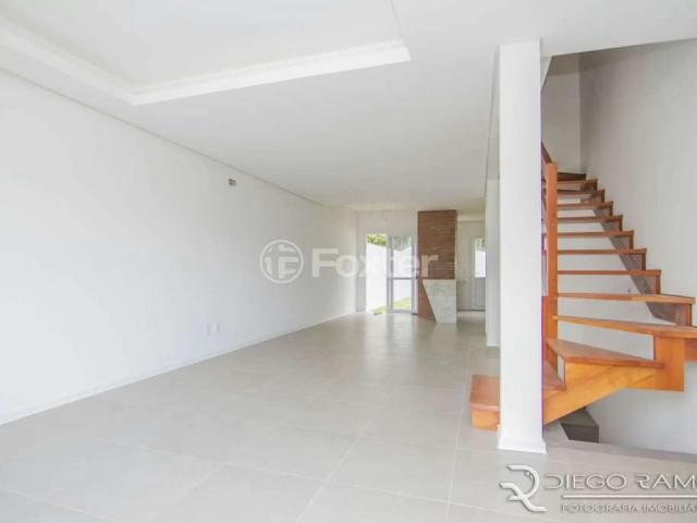 Casa / Sobrado para Venda em Porto Alegre/RS Hípica 3 Quartos