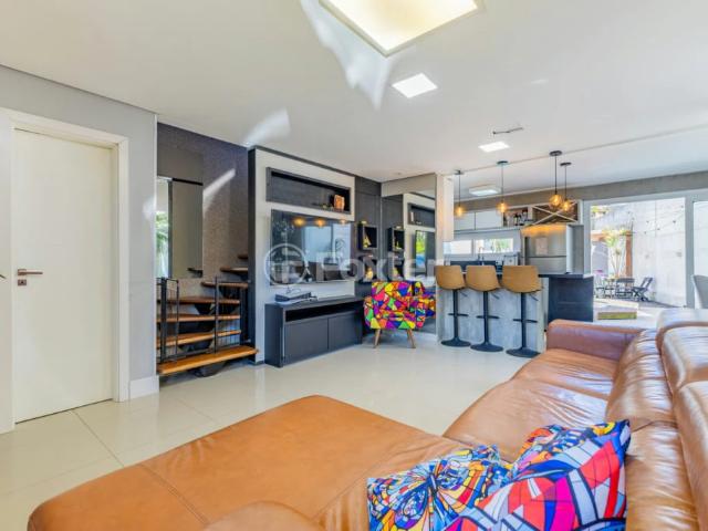 Casa / Sobrado para Venda em Porto Alegre/RS Hípica 3 Quartos