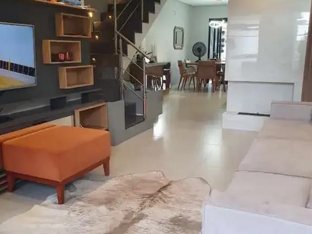 Casa / Sobrado para Venda em Porto Alegre/RS Hípica 3 Quartos