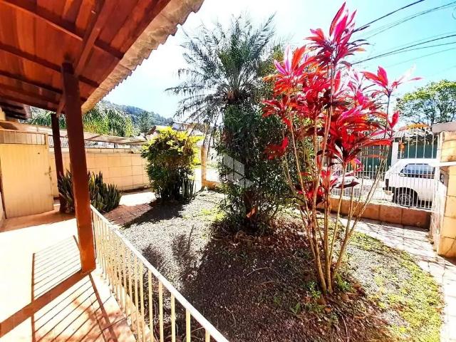 Casa / Sobrado para Venda em Porto Alegre/RS Hípica 3 Quartos