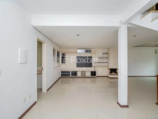 Casa / Sobrado para Venda em Porto Alegre/RS Hípica 3 Quartos