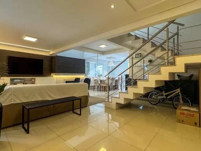 Casa / Sobrado para Venda em Porto Alegre/RS Hípica 3 Quartos