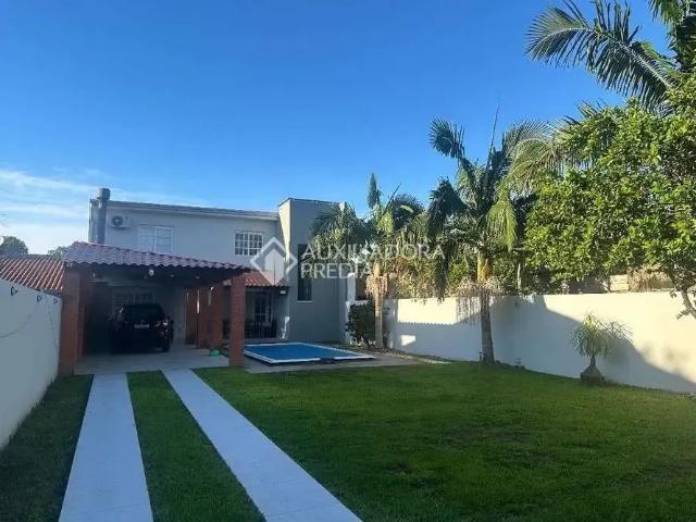 Casa / Sobrado para Venda em Porto Alegre/RS Hípica 3 Quartos