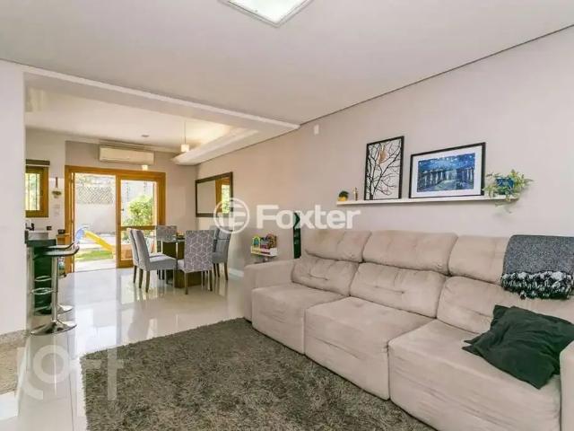 Casa / Sobrado para Venda em Porto Alegre/RS Hípica 3 Quartos