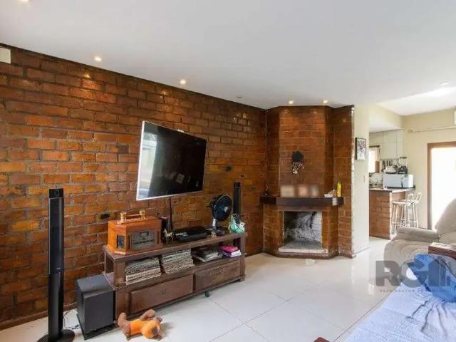 Casa / Sobrado para Venda em Porto Alegre/RS Hípica 3 Quartos