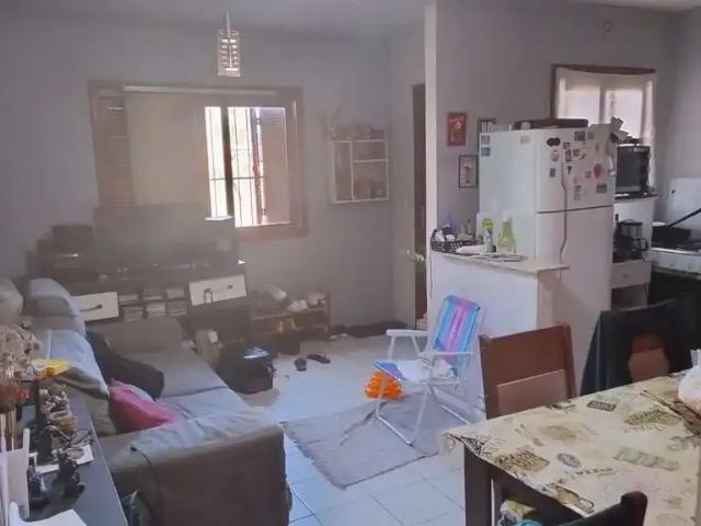 Casa / Sobrado para Venda em Porto Alegre/RS Hípica 2 Quartos