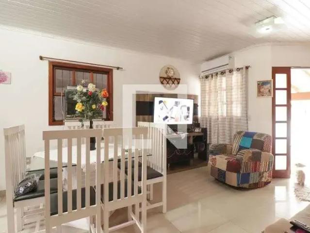 Casa / Sobrado para Venda em Porto Alegre/RS Hípica 2 Quartos