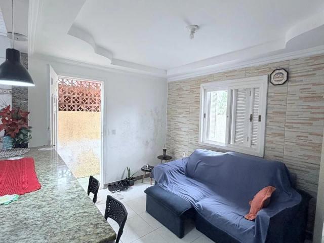 Casa / Sobrado para Venda em Porto Alegre/RS Hípica 2 Quartos