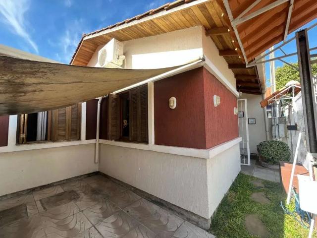 Casa / Sobrado para Venda em Porto Alegre/RS Hípica 2 Quartos