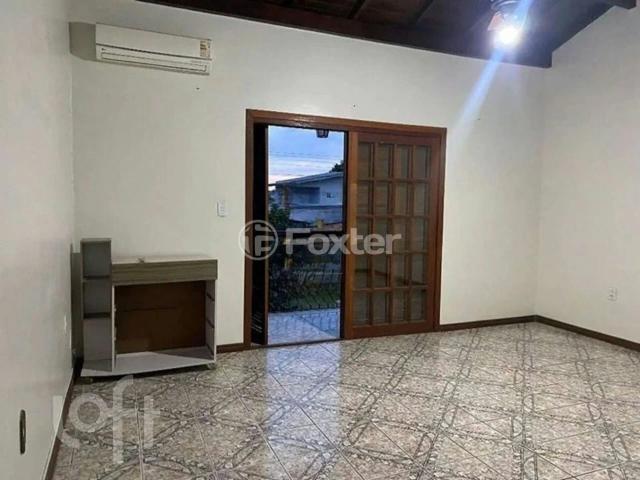 Casa / Sobrado para Venda em Porto Alegre/RS Hípica 2 Quartos