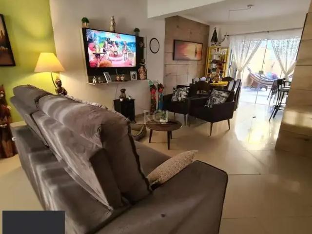 Casa / Sobrado para Venda em Porto Alegre/RS Hípica 4 Quartos