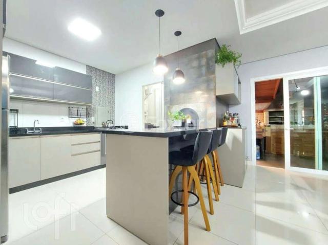 Casa / Sobrado para Venda em Porto Alegre/RS Hípica 4 Quartos