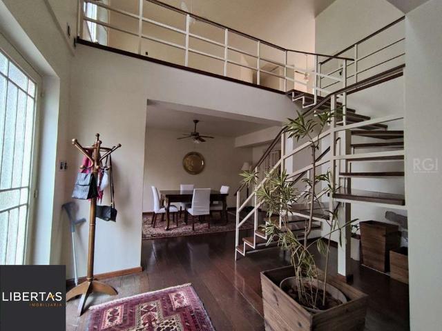 Casa / Sobrado para Venda em Porto Alegre/RS Independência 4 Quartos