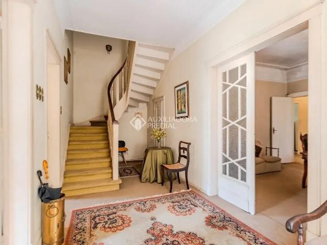 Casa / Sobrado para Venda em Porto Alegre/RS Independência 4 Quartos