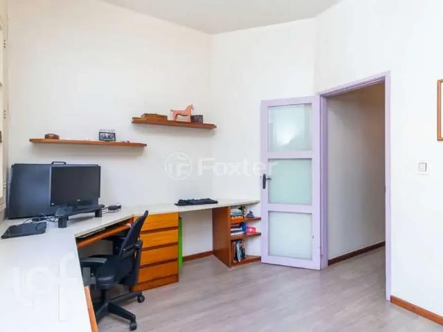 Casa / Sobrado para Venda em Porto Alegre/RS Independência 4 Quartos