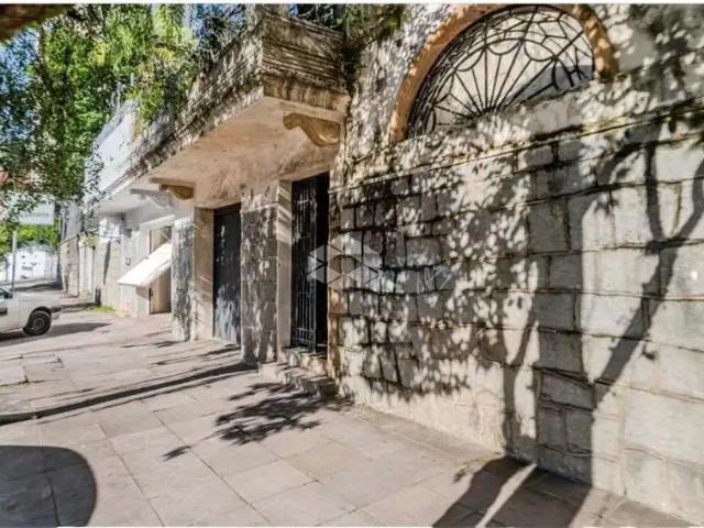Casa / Sobrado para Venda em Porto Alegre/RS Independência 4 Quartos