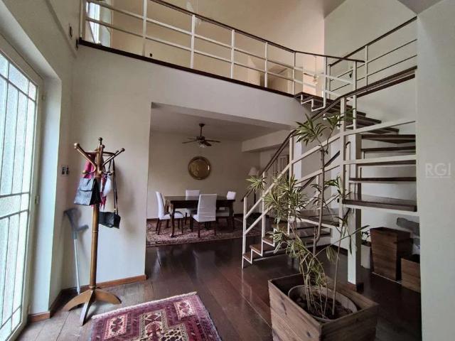 Casa / Sobrado para Venda em Porto Alegre/RS Independência 4 Quartos