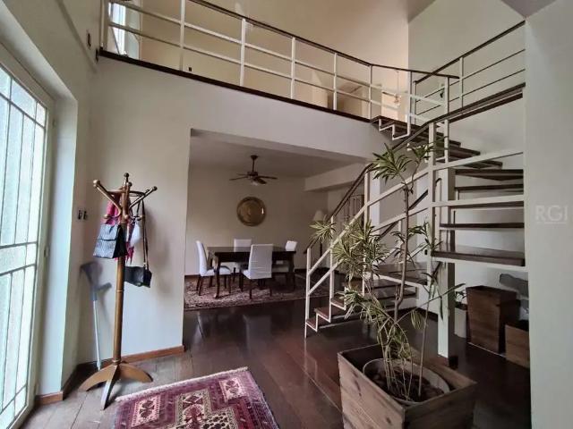 Casa / Sobrado para Venda em Porto Alegre/RS Independência 4 Quartos