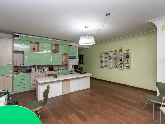 Casa / Sobrado para Venda em Porto Alegre/RS Independência 5 Quartos