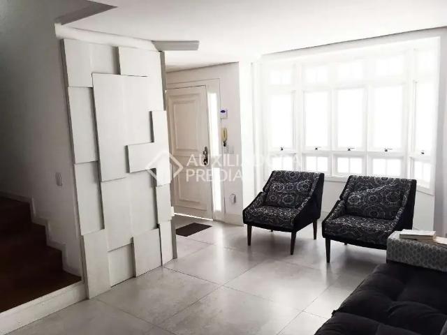 Casa / Sobrado para Venda em Porto Alegre/RS Ipanema 3 Quartos