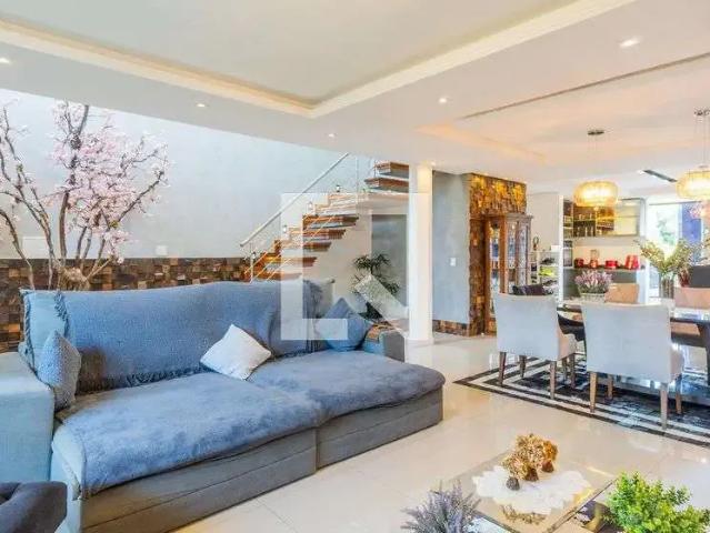 Casa / Sobrado para Venda em Porto Alegre/RS Ipanema 3 Quartos
