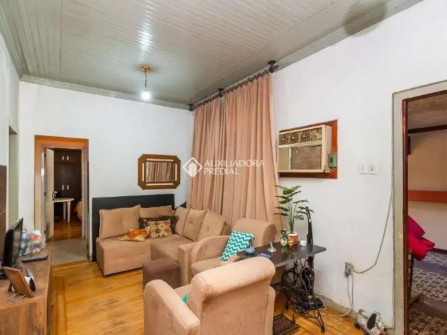 Casa / Sobrado para Venda em Porto Alegre/RS Ipanema 3 Quartos
