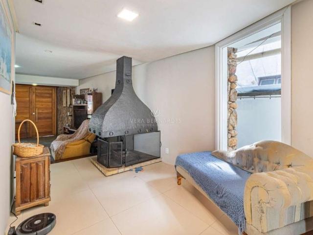 Casa / Sobrado para Venda em Porto Alegre/RS Ipanema 3 Quartos