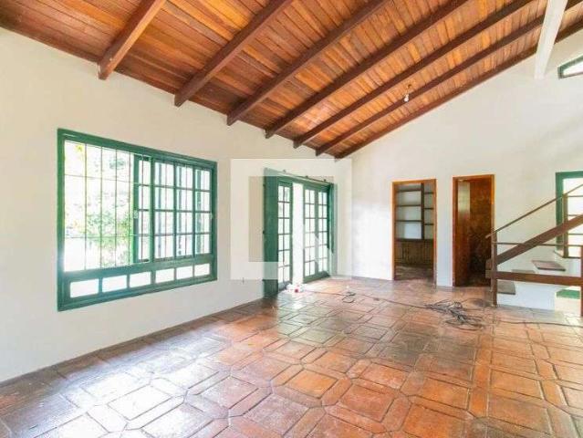 Casa / Sobrado para Venda em Porto Alegre/RS Ipanema 3 Quartos