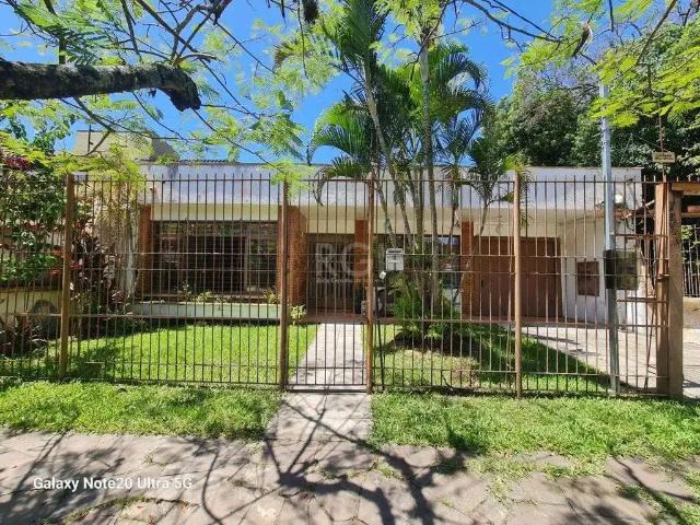 Casa / Sobrado para Venda em Porto Alegre/RS Ipanema 3 Quartos