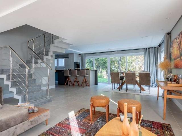 Casa / Sobrado para Venda em Porto Alegre/RS Ipanema 3 Quartos