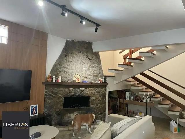 Casa / Sobrado para Venda em Porto Alegre/RS Ipanema 4 Quartos