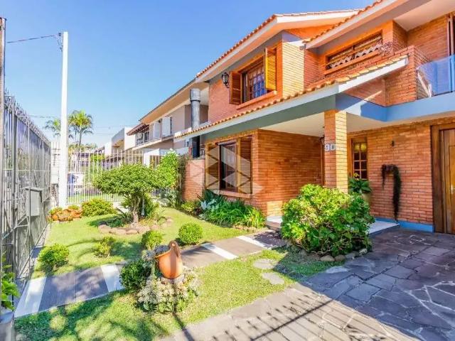 Casa / Sobrado para Venda em Porto Alegre/RS Ipanema 4 Quartos