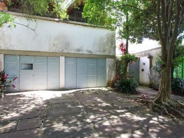 Casa / Sobrado para Venda em Porto Alegre/RS Ipanema 4 Quartos