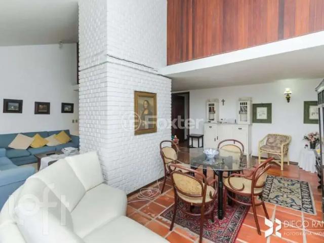 Casa / Sobrado para Venda em Porto Alegre/RS Ipanema 4 Quartos