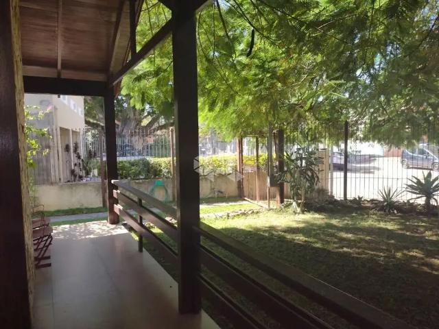 Casa / Sobrado para Venda em Porto Alegre/RS Ipanema 4 Quartos