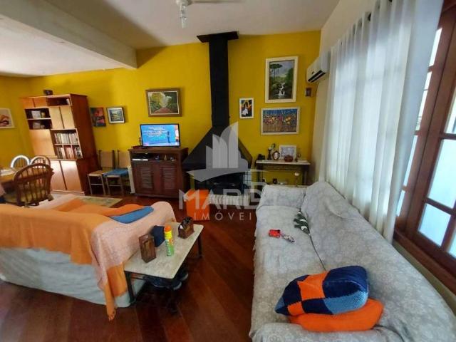 Casa / Sobrado para Venda em Porto Alegre/RS Ipanema 4 Quartos