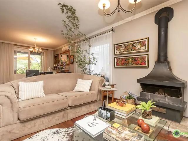 Casa / Sobrado para Venda em Porto Alegre/RS Ipanema 4 Quartos
