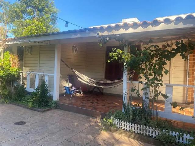 Casa / Sobrado para Venda em Porto Alegre/RS Ipanema 4 Quartos